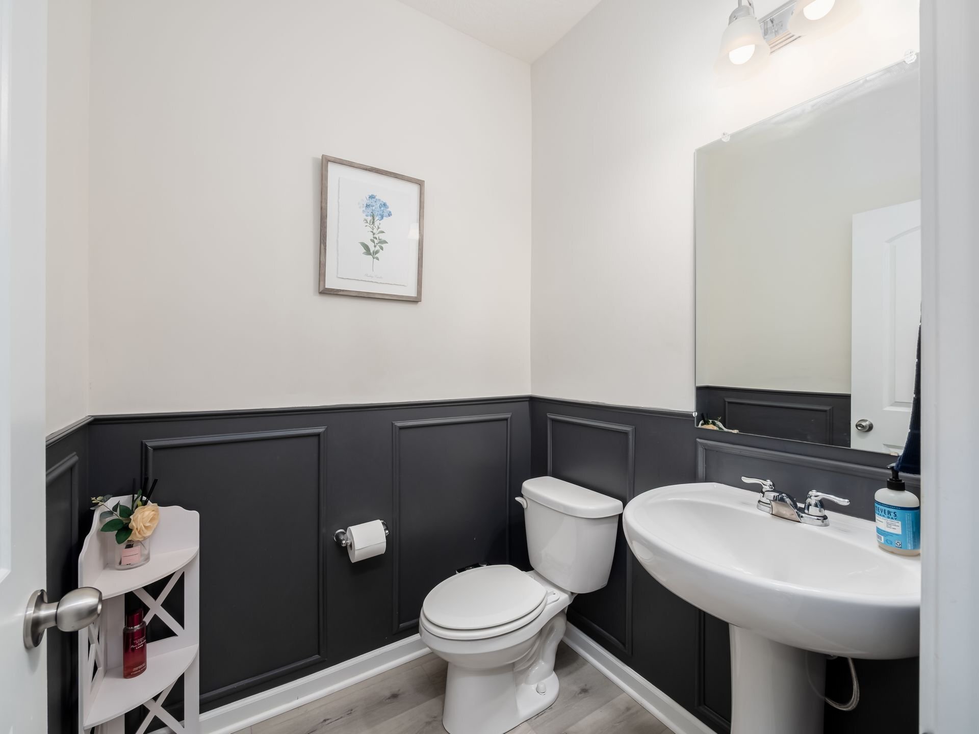 Building Photo - 274 Cambie Dr