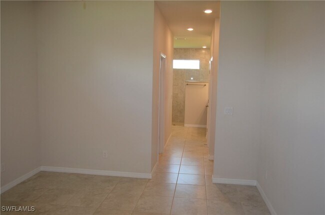 Building Photo - 3722 NE 16th Pl