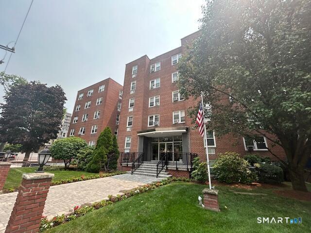 Building Photo - 39 Glenbrook Rd