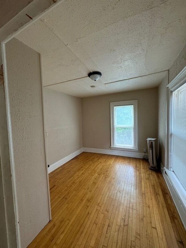 Building Photo - 209 E Mifflin St