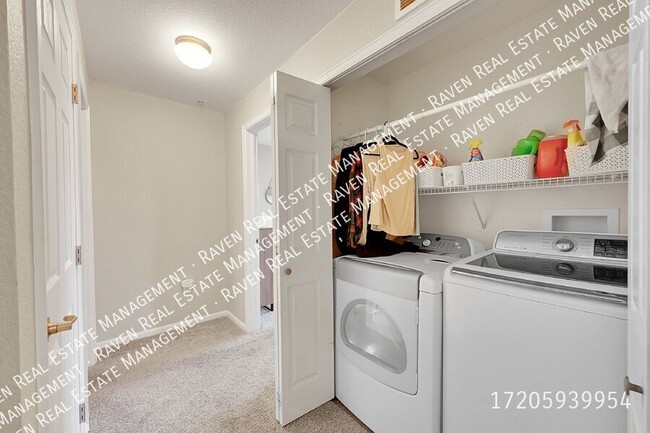 Building Photo - ROOM FOR RENT in spacious 3-Bed 3-Full Bat...