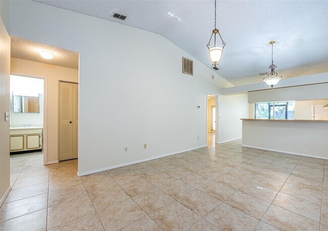 Building Photo - 945 Burlwood St