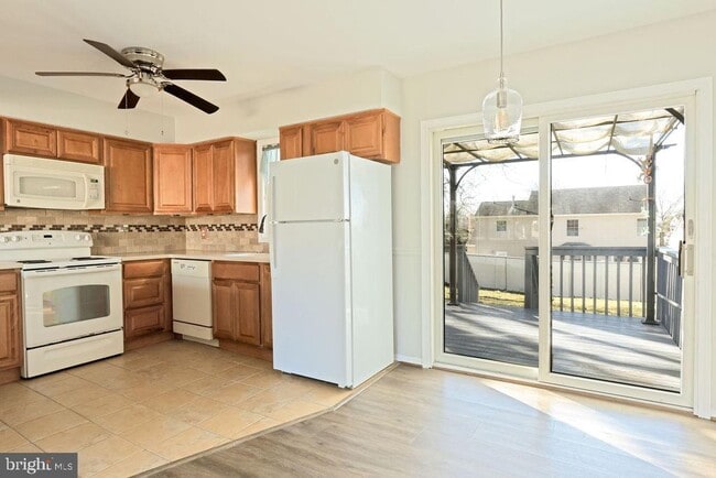 Building Photo - 117 Seaspray Rd