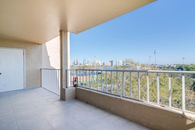 Building Photo - 160 Columbia Dr