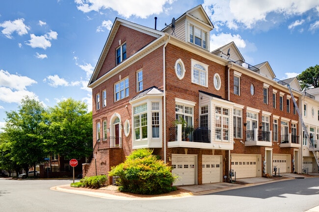 Building Photo - 1627 Seneca Ave