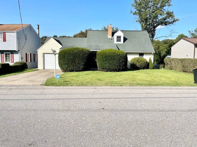 Primary Photo - 613 Hickory Dr