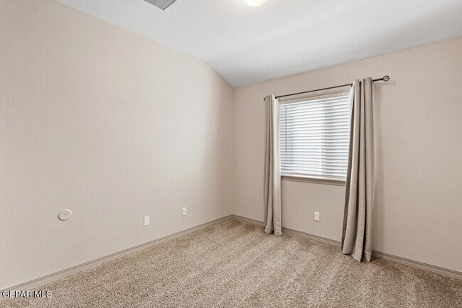 Building Photo - 13960 Lago Vista Ave