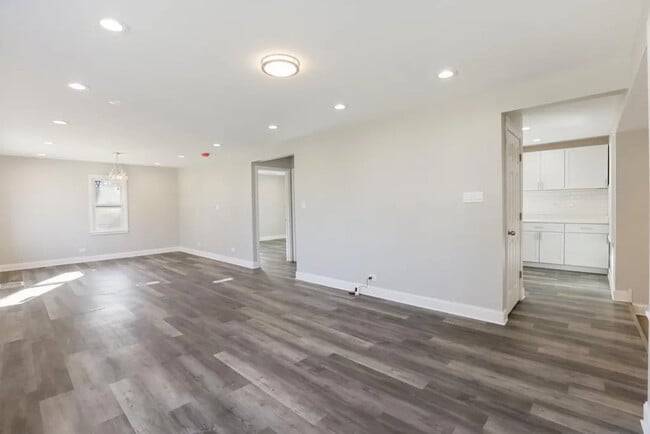 Building Photo - 1S480 Monterey Ave