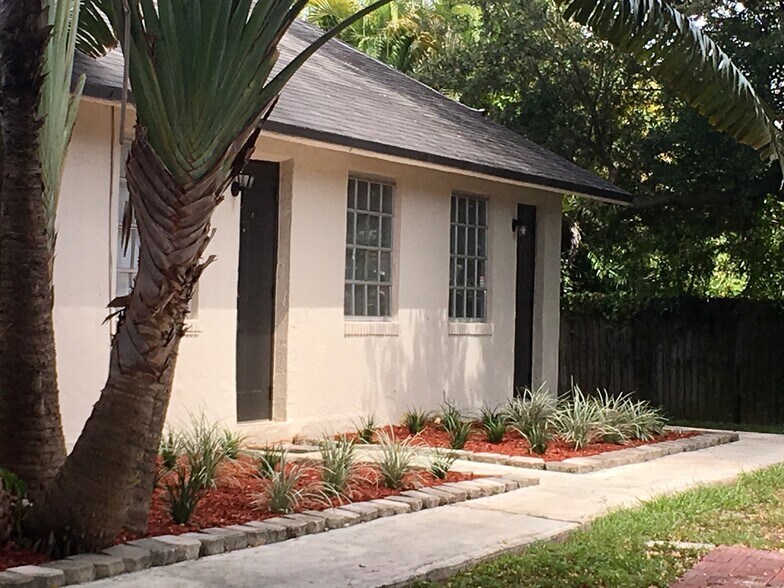Building Photo - 599 SW 15th St