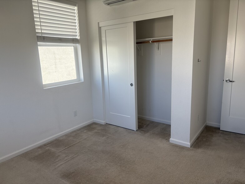 Building Photo - 5776 Sterling St