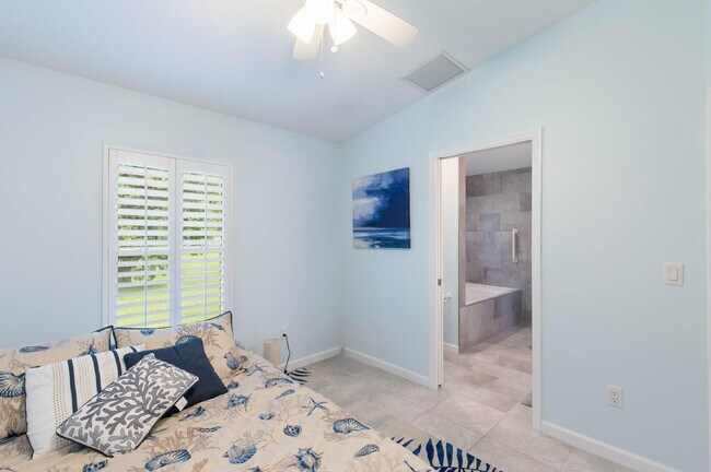 Building Photo - 352 Window Rock Dr
