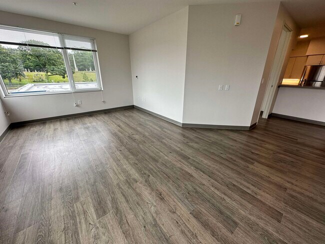 Building Photo - 409 Elm St