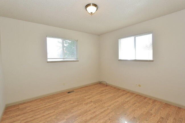 Building Photo - 23750 Fox Ave