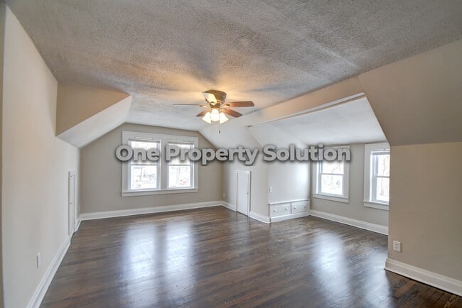 Building Photo - 4589 Hayes St