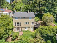 Building Photo - Large, Beautiful Upper Piedmont Home