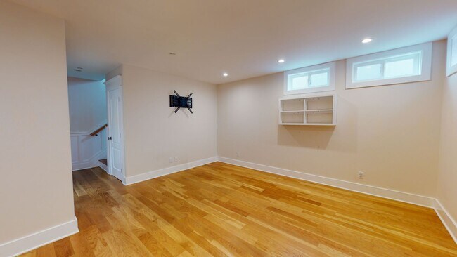 Building Photo - Updated and Spacious Coronado Townhome Ava...