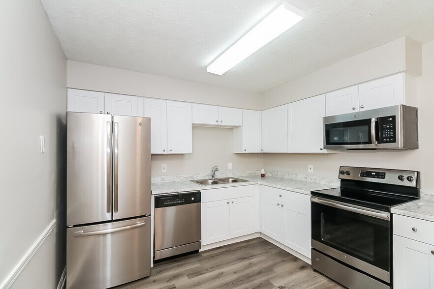 Building Photo - 300 N Meade Dr