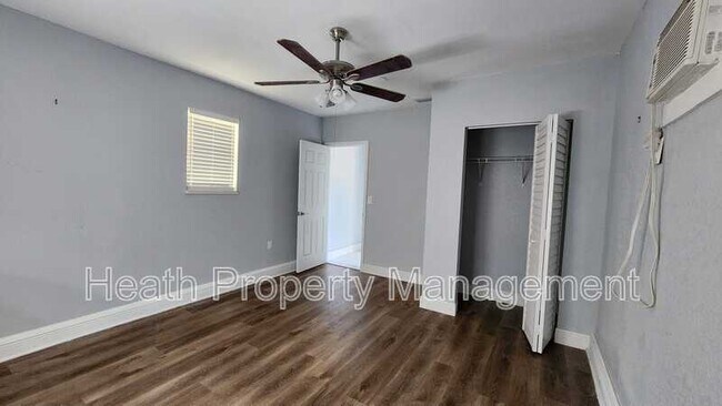 Building Photo - 2205 Calexico Way S