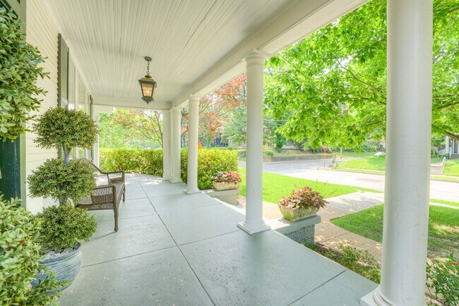 Building Photo - JULY MOVE IN SPECIAL - 1/2 OFF FIRST MONTH...