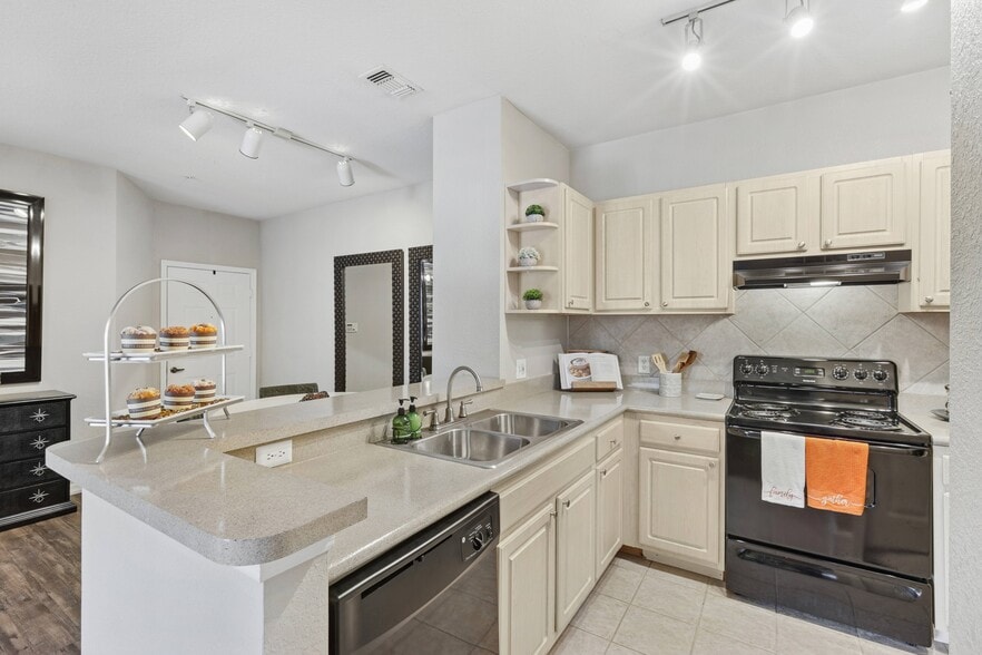 Primary Photo - Sanctuary at Highland Oaks