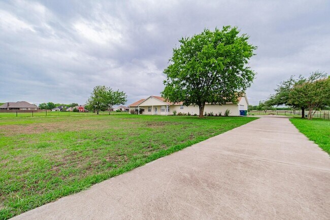 Building Photo - 3642 FM1565