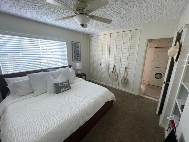 Building Photo - 5060 N Ocean Dr