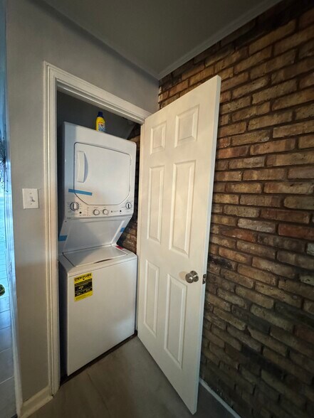 Building Photo - 3162 Highway 1 S