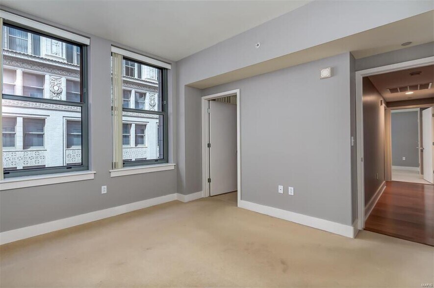 Building Photo - 314 N Broadway