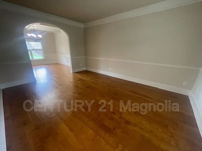 Building Photo - 2457 Sunflower Dr