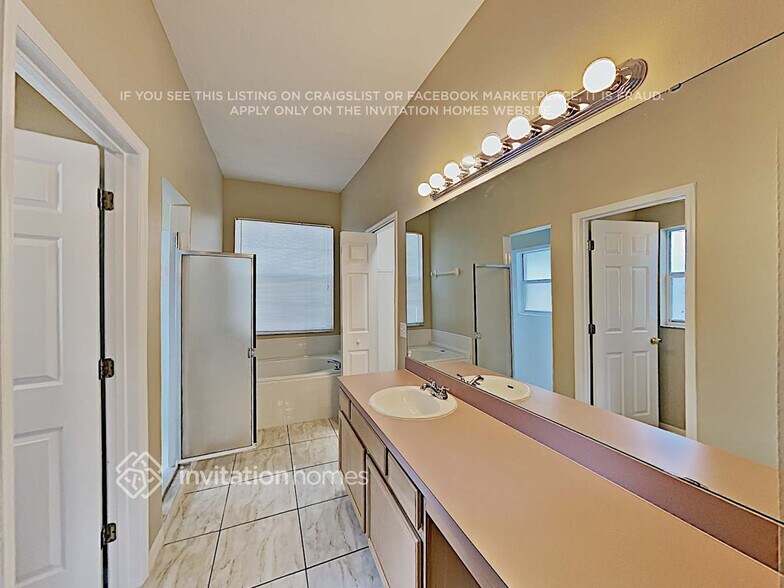 Building Photo - 106 Quiet Oak Ct