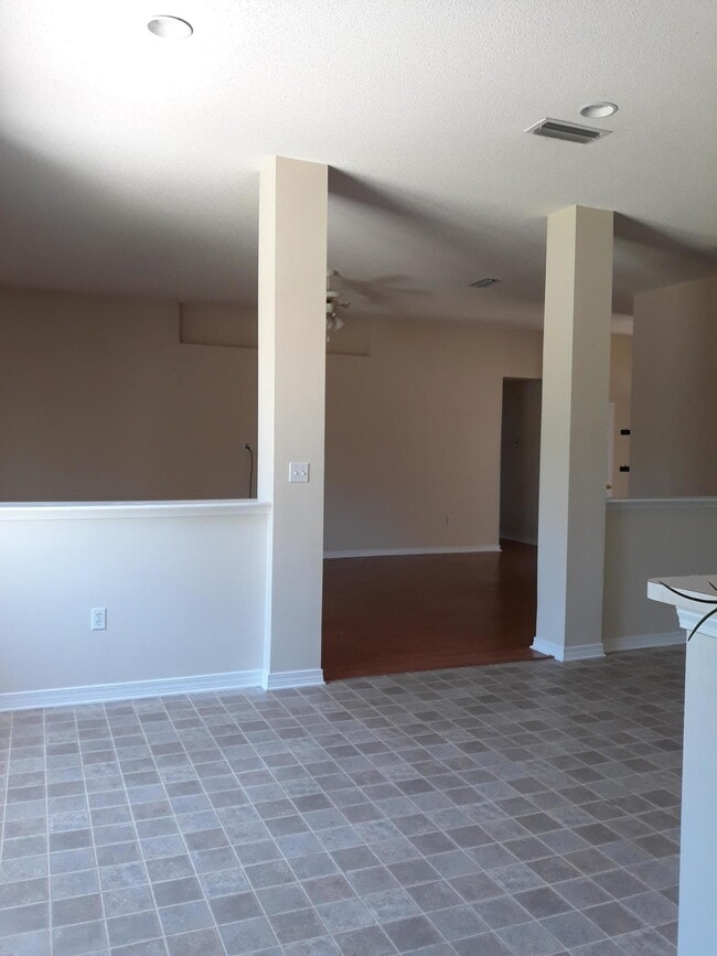 Building Photo - 8204 Cosica Blvd