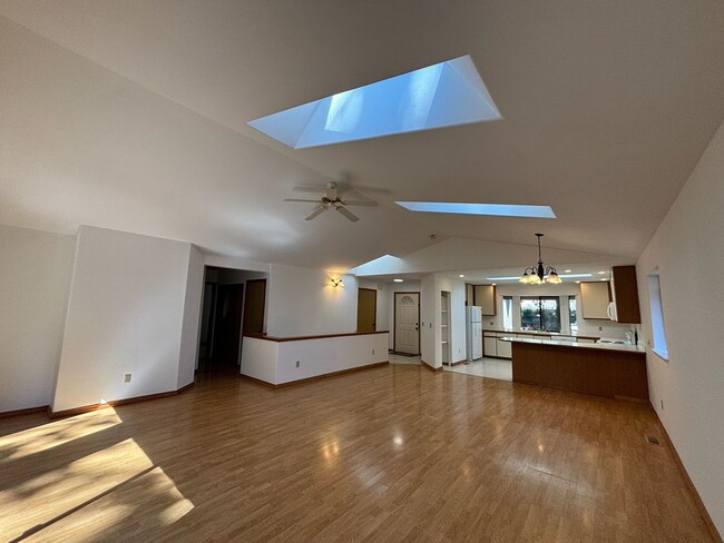 Building Photo - Fanstatic home in Sudden Valley Community!