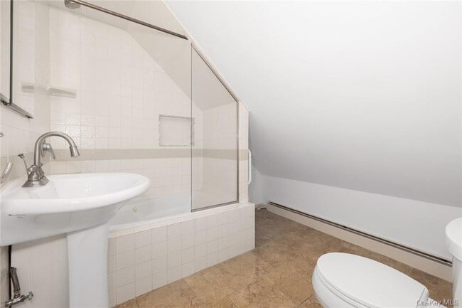 Building Photo - 28 School St