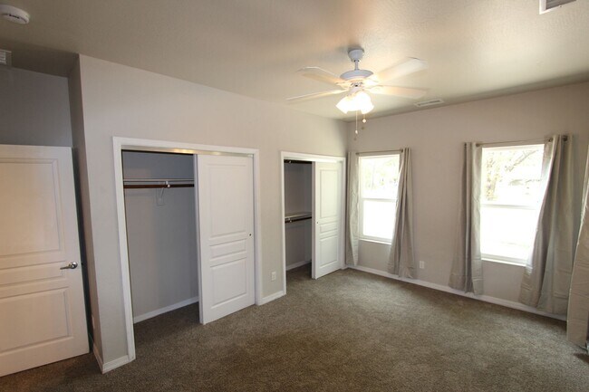 Building Photo - 504 S O'Leary St