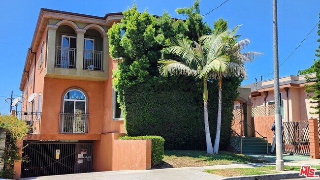 Primary Photo - 1307 Alexandria Ave