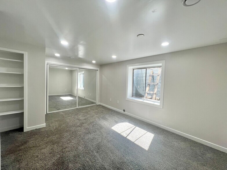 Building Photo - 3903 Smoke Tree Dr
