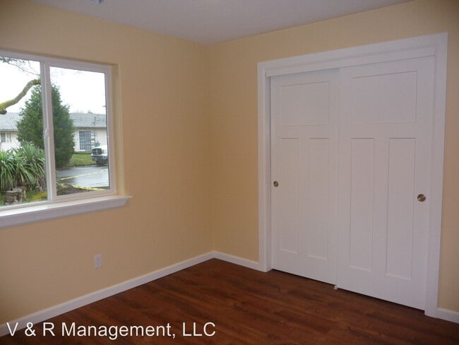 Building Photo - 2 br, 1 bath House - 3127  Jack St. N
