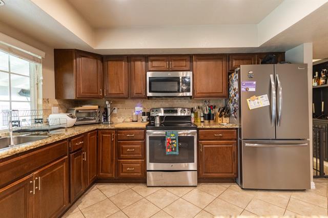 Building Photo - 5000 Latham Dr