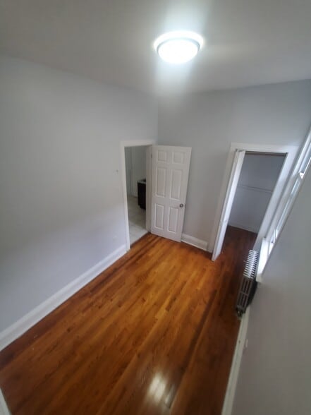 Building Photo - 426 E Jersey St