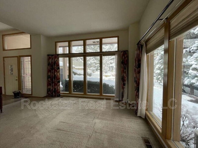 Building Photo - 5605 N Northwood Dr