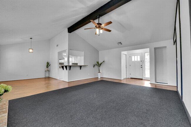 Building Photo - 11110 Sagecountry Dr