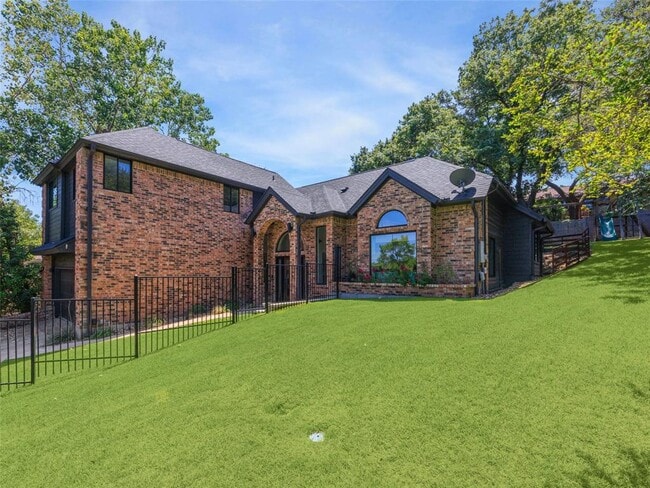 Primary Photo - 3911 Dry Creek Dr