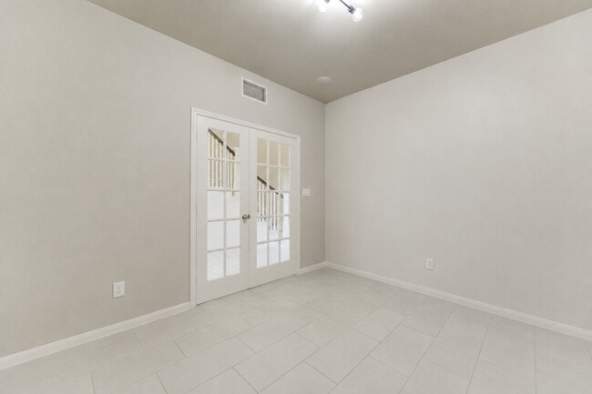 Building Photo - 7735 Wright Wood Dr