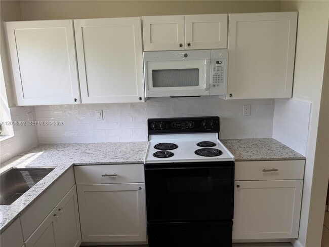 Building Photo - 10375 SW 152nd Terrace