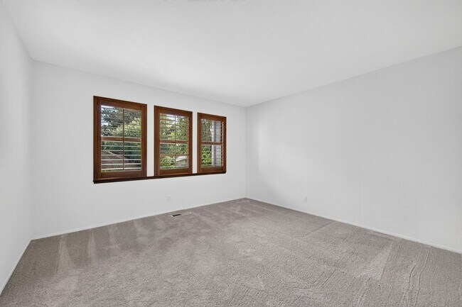 Building Photo - 1837 Lackland Dr