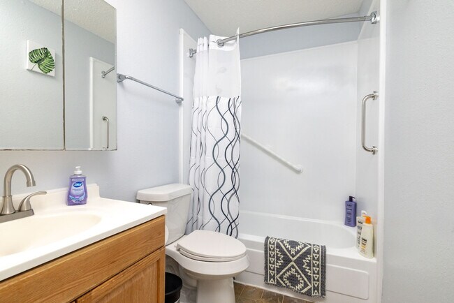 Building Photo - 2428 McAdoo Ln