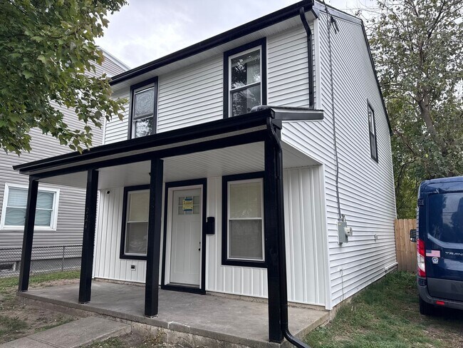 Fully renovated inside and out - 3 bedroo... - Fully renovated inside and out -  3 bedroo...