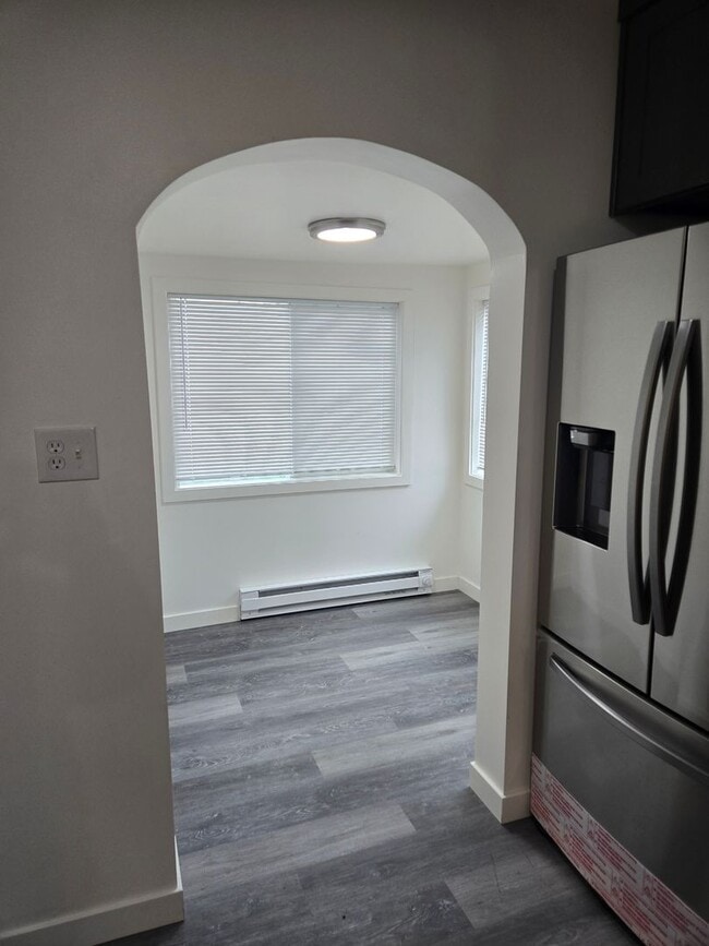 Building Photo - STATUS: PENDING APPLICATION- |R24S| $1625