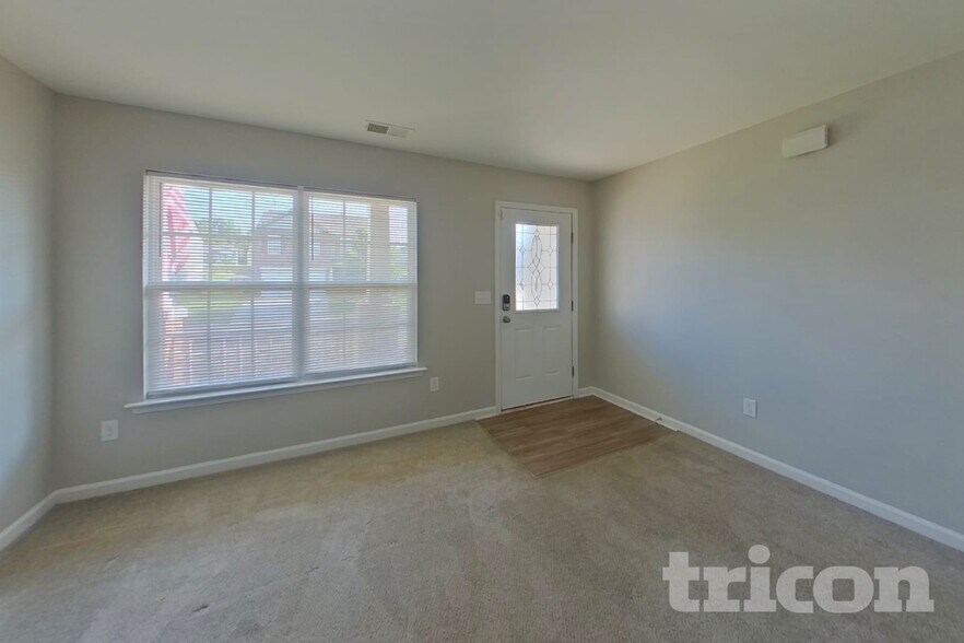 Building Photo - 429 Victory Ln