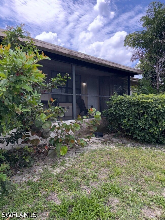 Building Photo - 5395 Treetops Dr